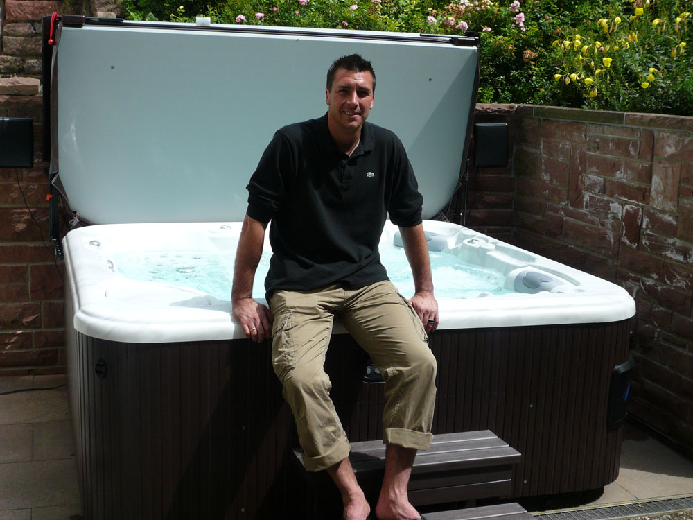 HotSpring-Outdoor-Whirlpool-Dimo-Wache