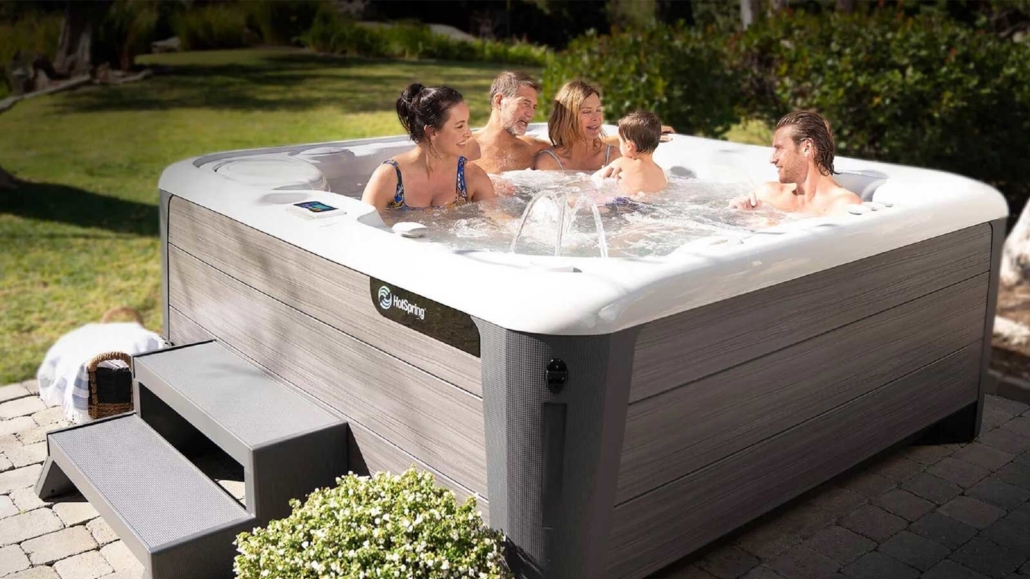 Urlaubsfeeling im Outdoor Whirlpool von HotSpring